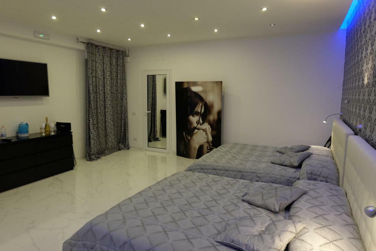 White Room Idromassaggio Su Richiesta Naples Exterior photo